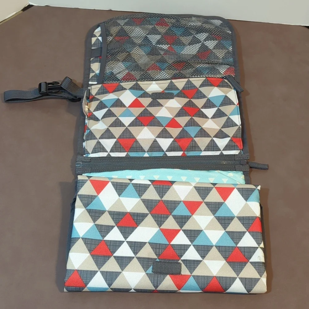 Skip Hop Pronto Baby Changing Station Portable Wristlet Triangle pattern